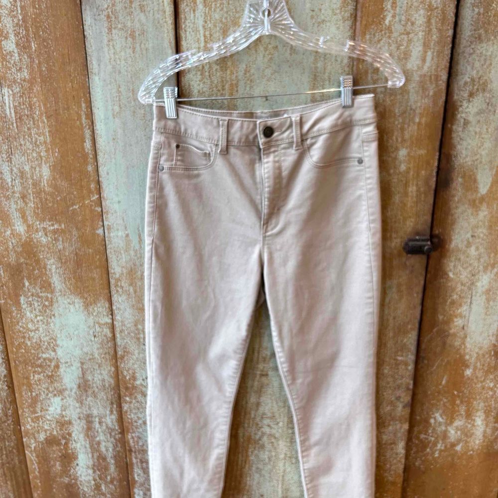 Time And Tru Women Beige Khaki Pull On Pockets Casual Straight Leg Pants